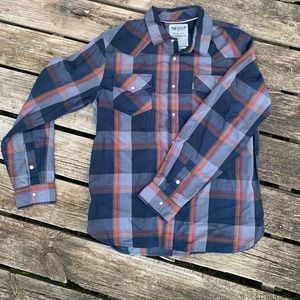Levi long sleeve button up shirt
